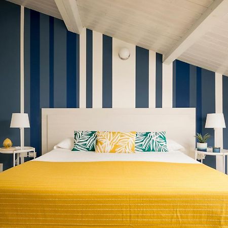 Civico 64 Bed & Breakfast In Mansarda パルミ エクステリア 写真