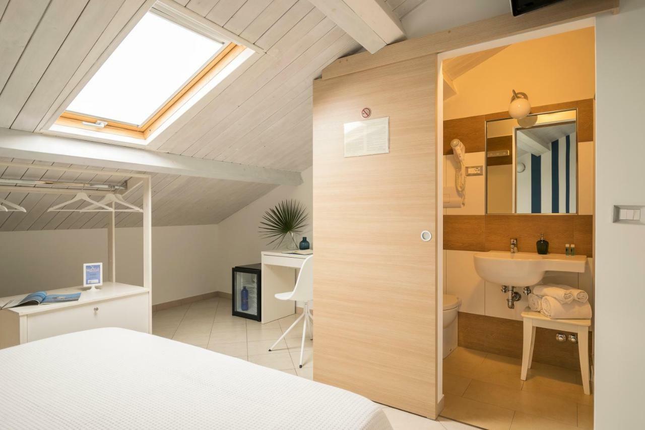 Civico 64 Bed & Breakfast In Mansarda パルミ エクステリア 写真