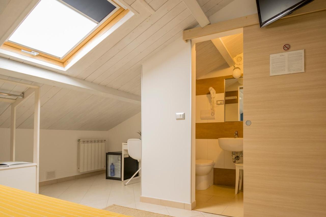 Civico 64 Bed & Breakfast In Mansarda パルミ エクステリア 写真