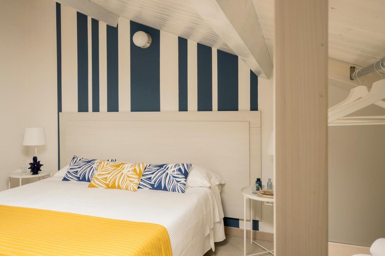 Civico 64 Bed & Breakfast In Mansarda パルミ エクステリア 写真
